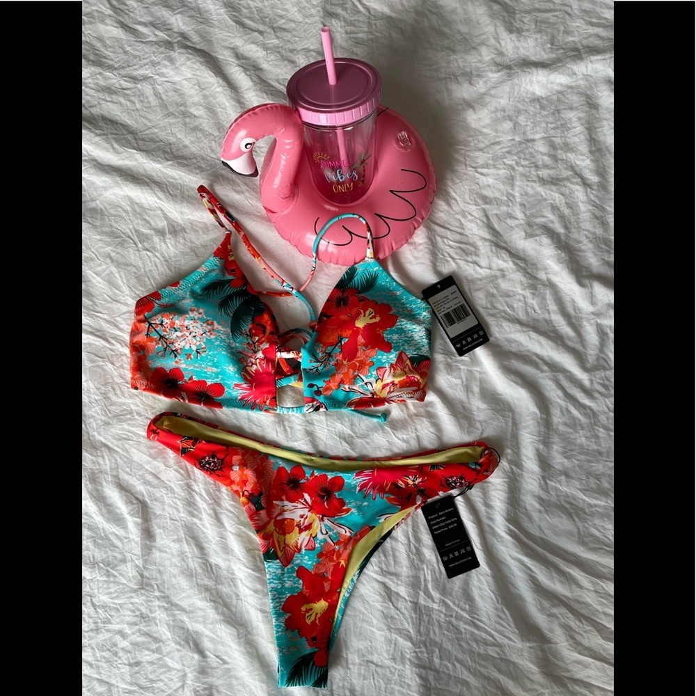 𝅺RELLECIGA Strappy Triangle Bikini Top with Cheeky Brazilian Cut Bikini Bottom